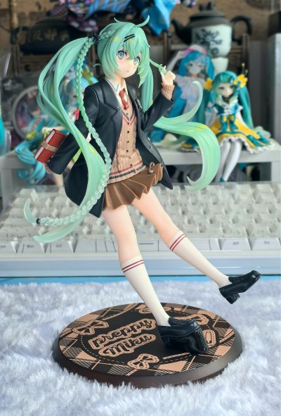 初音未来 时装人偶 名校时装