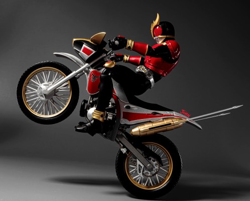 S.H.Figuarts 假面骑士空我 TriChaser-2000