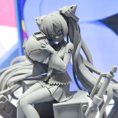 Lucrea  高达45周年联名初音未来 初音未来·00高达形态