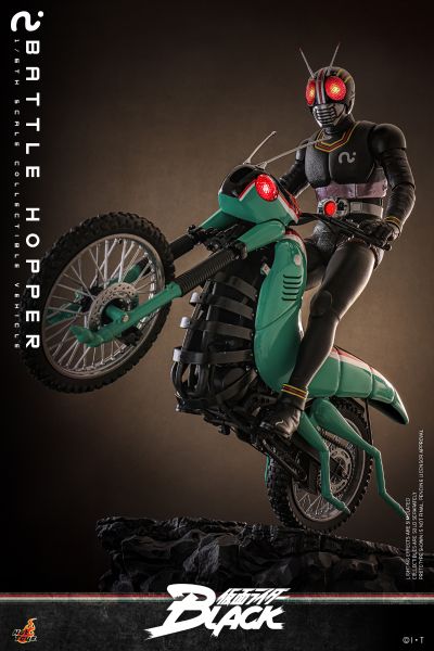 《假面骑士暗日》战斗蝗虫/战蝗摩托 1:6比例珍藏品