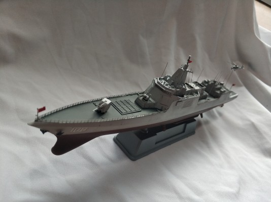 编号：06729 1/700 世界战舰系列 中国海军 055型导弹驱逐舰