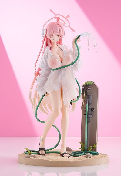 浦和花子（泳装）