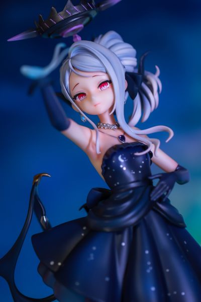 蔚蓝档案 天雨亚子