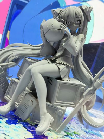 Lucrea  高达45周年联名初音未来 初音未来·飞翼高达零式EW形态
