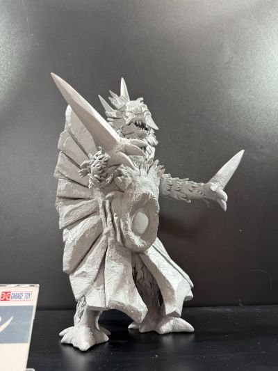 大怪兽系列 艾斯隆（暂译）