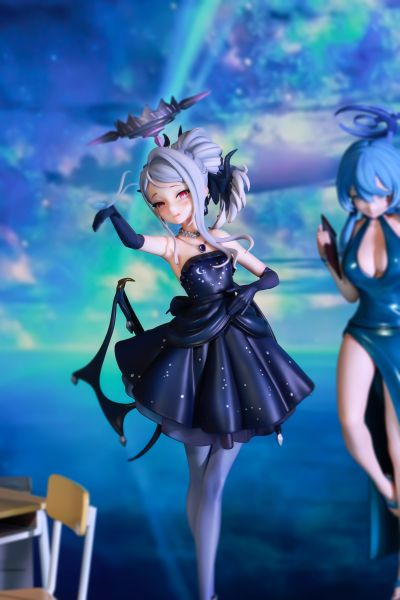 蔚蓝档案 天雨亚子