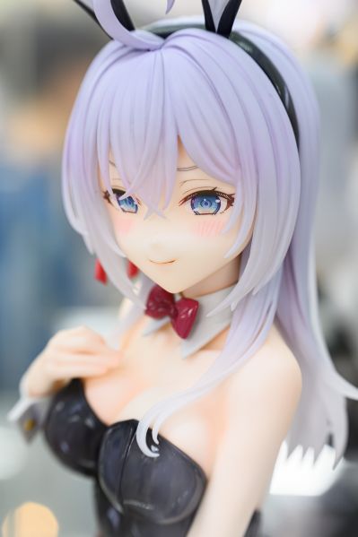 艾莉莎·米哈伊罗夫纳·九条 兔女郎