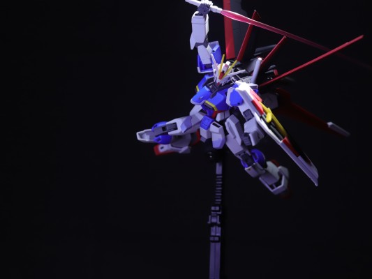 HGCE 1/144 威力型脉冲高达
