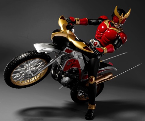 S.H.Figuarts 假面骑士空我 TriChaser-2000
