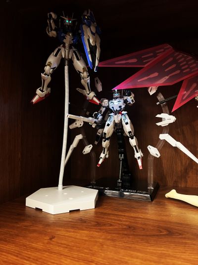 S.H.Figuarts 机动战士高达 水星的魔女 斯莱塔·墨丘利（普通校服版）+ 选装配件