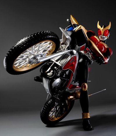 S.H.Figuarts 假面骑士空我 TriChaser-2000