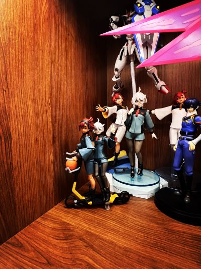 S.H.Figuarts 机动战士高达 水星的魔女 斯莱塔·墨丘利（普通校服版）+ 选装配件