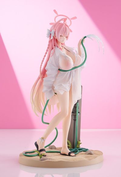 浦和花子（泳装）