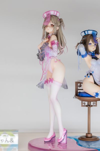 粉色僵尸少女