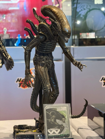 《异形》元祖异形 1:6比例珍藏人偶