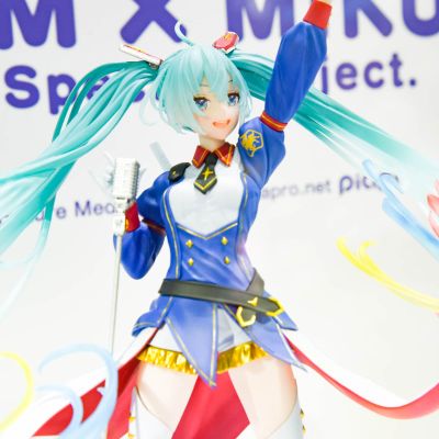 高达45周年联名初音未来 BPEV -高达联名款-珍藏人偶