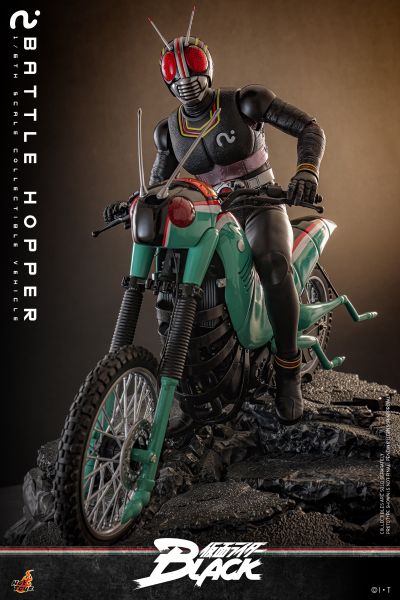 《假面骑士暗日》战斗蝗虫/战蝗摩托 1:6比例珍藏品