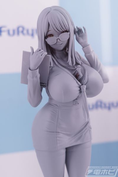 胜利女神：新的希望 艾玛 - 办公室疗法