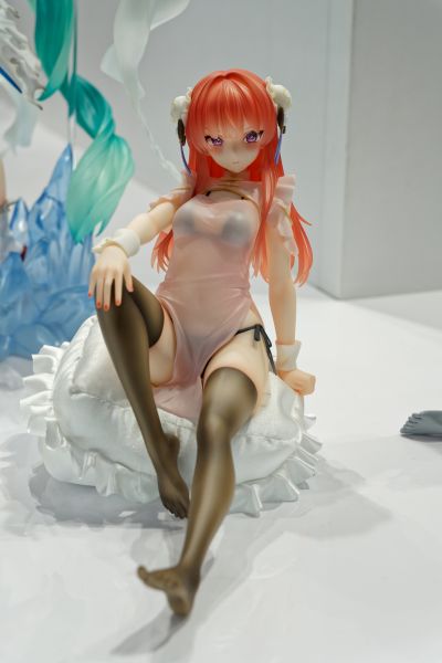 安娜 透视旗袍装