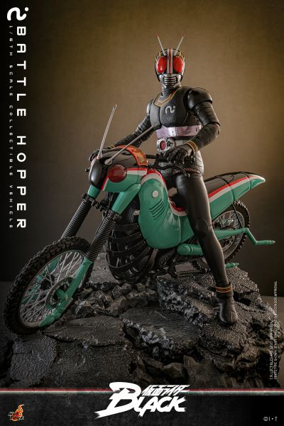 《假面骑士暗日》战斗蝗虫/战蝗摩托 1:6比例珍藏品