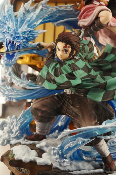 鬼灭之刃 灶门炭治郎 与  灶门祢豆子