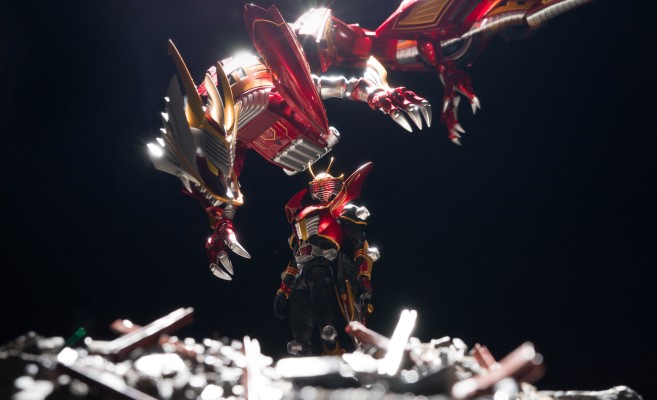 S.H.Figuarts  假面骑士龙骑生存形态与深红之龙强化形态（暂译）