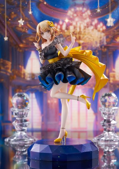 一色彩羽 星空礼服