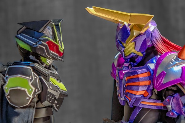 S.H.Figuarts 假面骑士霸牛 火旺僵尸形态（混世神）