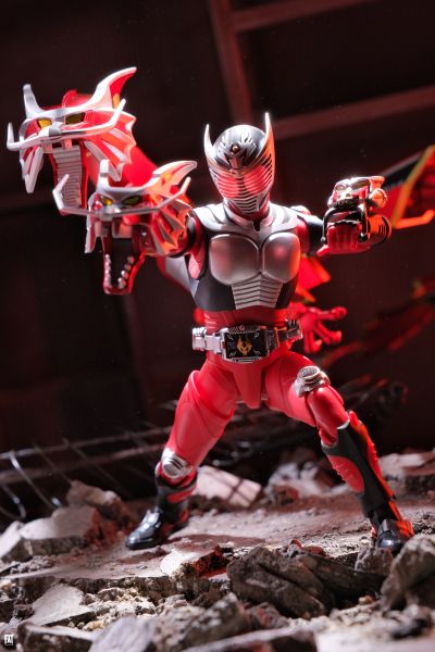 S.H.Figuarts（真骨雕制法） 假面骑士龙骑