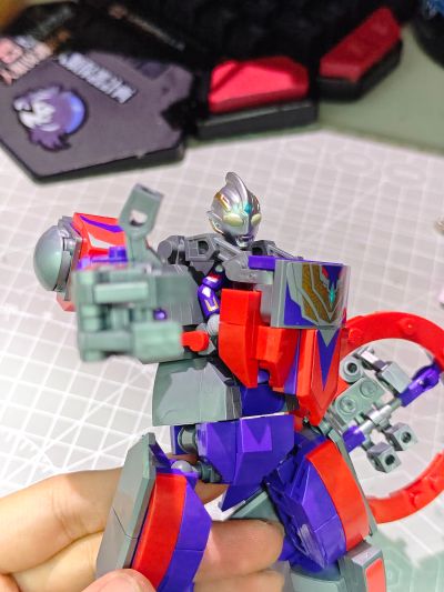 奥特怪兽热爱版  宇宙机器人金古桥