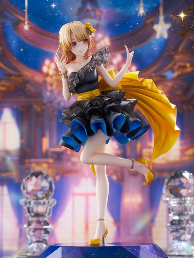 一色彩羽 星空礼服