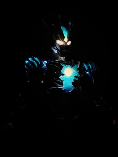 S.H.Figuarts 高斯奥特曼 月神形态