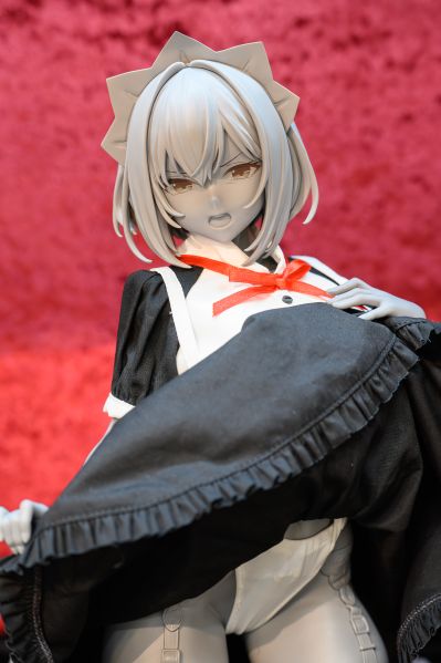 一脸嫌弃表情的妹子给你看内裤 伊东千岁