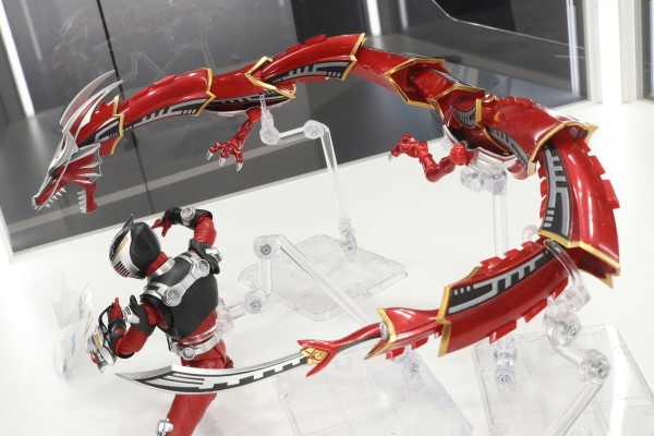 S.H.Figuarts 深红之龙＆假面骑士龙骑可选配件套装