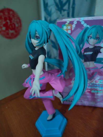 初音未来联名时尚魔女拉芙与贝莉 Desktop×Decorate Collections“初音未来”贝莉衣装款