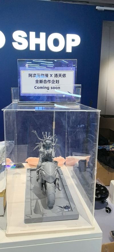 洛天依·复古未来系列正比手办