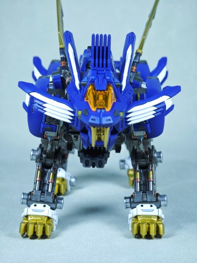 REALIZE MODEL  RMZ-01 超重剑长牙狮