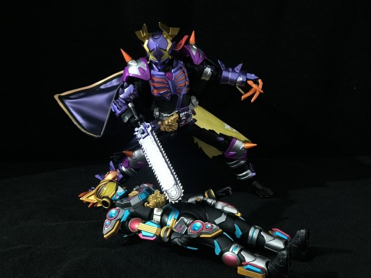 S.H.Figuarts 假面骑士霸牛 火旺僵尸形态（混世神）