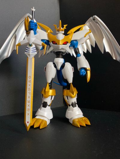 S.H.Figuarts 帝皇龙甲兽（圣骑士形态）