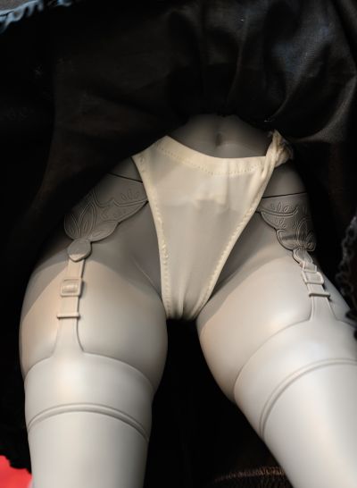 一脸嫌弃表情的妹子给你看内裤 伊东千岁