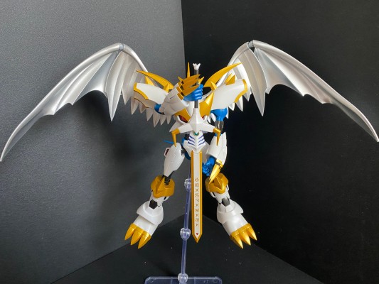 S.H.Figuarts 帝皇龙甲兽（圣骑士形态）