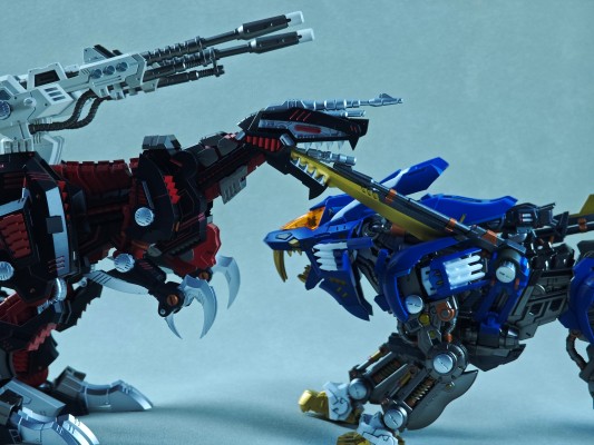 REALIZE MODEL  RMZ-01 超重剑长牙狮