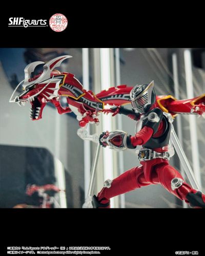 S.H.Figuarts 深红之龙