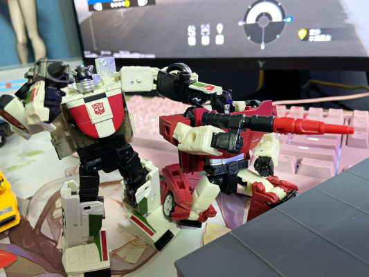 变形金刚大师级 MP-39 飞毛腿