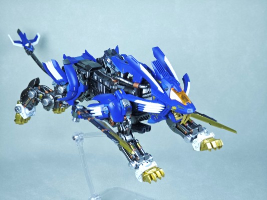 REALIZE MODEL  RMZ-01 超重剑长牙狮