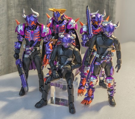 S.H.Figuarts 假面骑士霸牛 火旺僵尸形态（混世神）