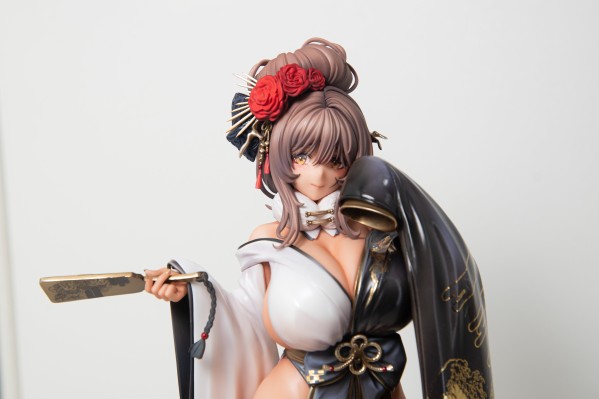 胜利女神：妮姬 诺亚尔：黑兔