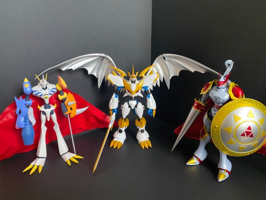 S.H.Figuarts 帝皇龙甲兽（圣骑士形态）