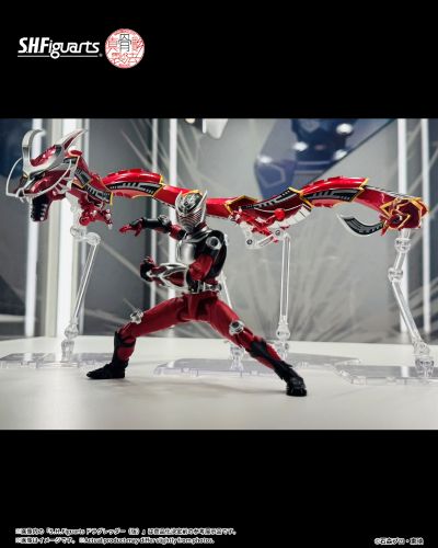 S.H.Figuarts 深红之龙