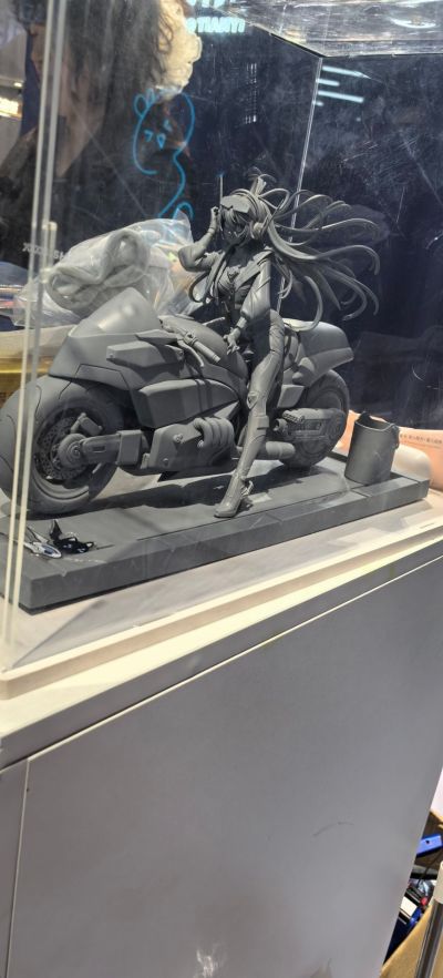 洛天依·复古未来系列正比手办